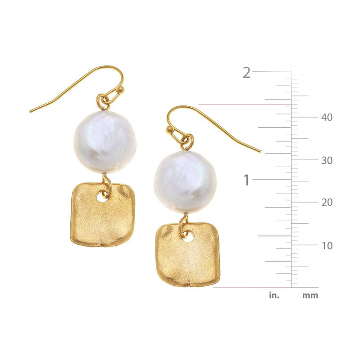 Gold with Freshwater Pearl Earring