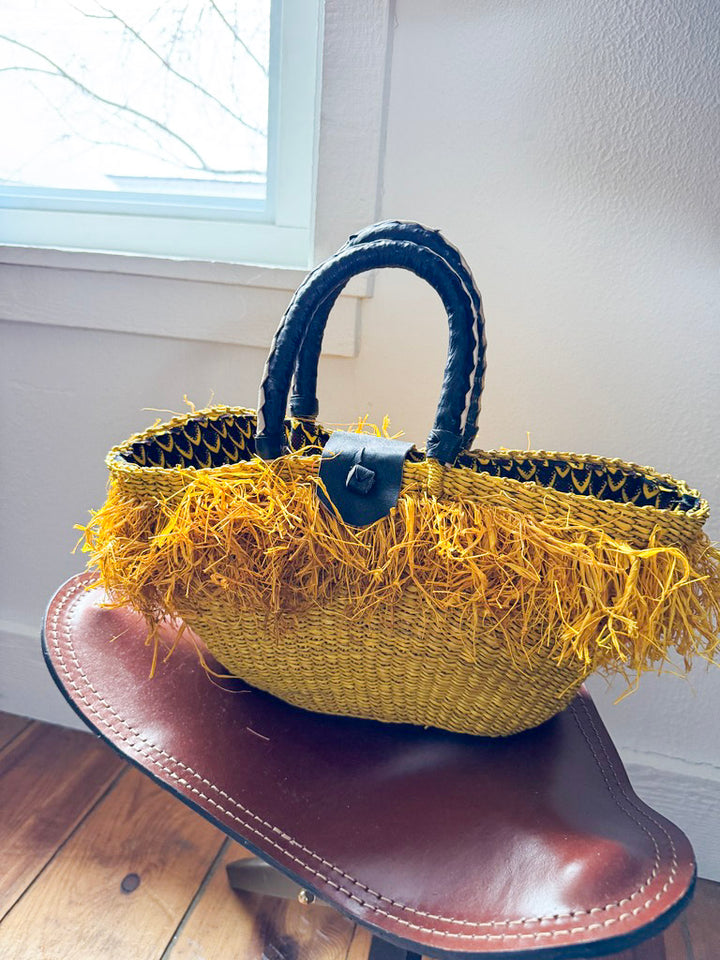 Fringe Woven Straw Handbag